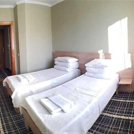 Institutul Muncii Hotel Chişinǎu Buitenkant foto