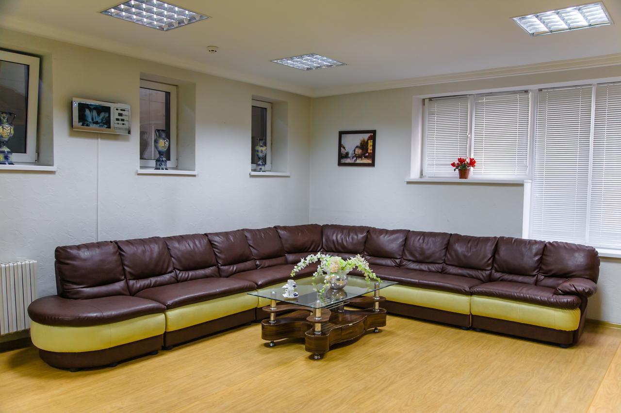 Institutul Muncii Hotel Chişinǎu Buitenkant foto
