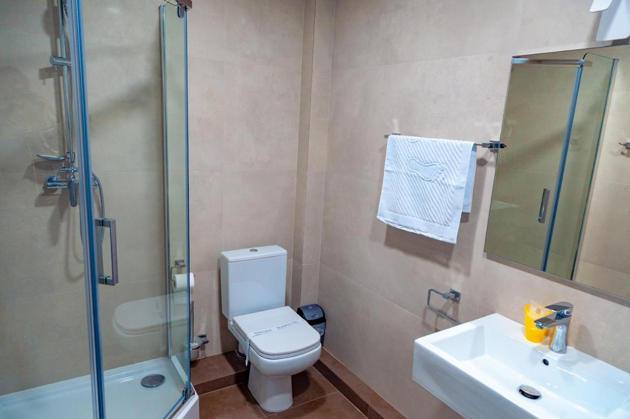 Institutul Muncii Hotel Chişinǎu Buitenkant foto