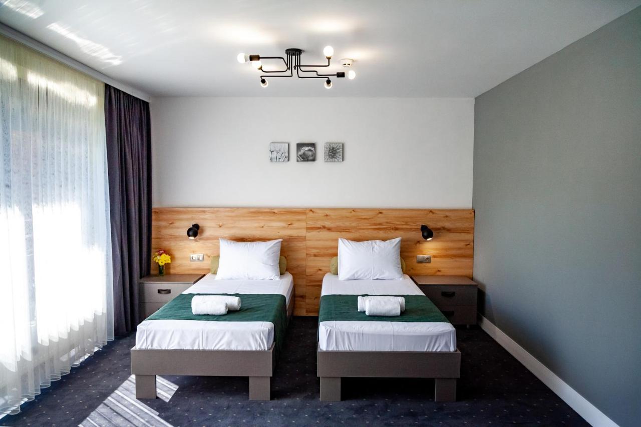 Institutul Muncii Hotel Chişinǎu Buitenkant foto