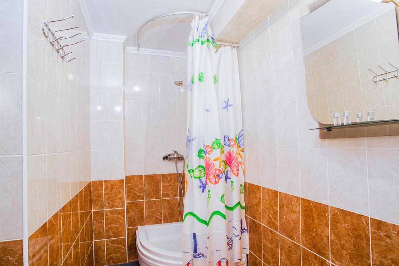 Institutul Muncii Hotel Chişinǎu Buitenkant foto