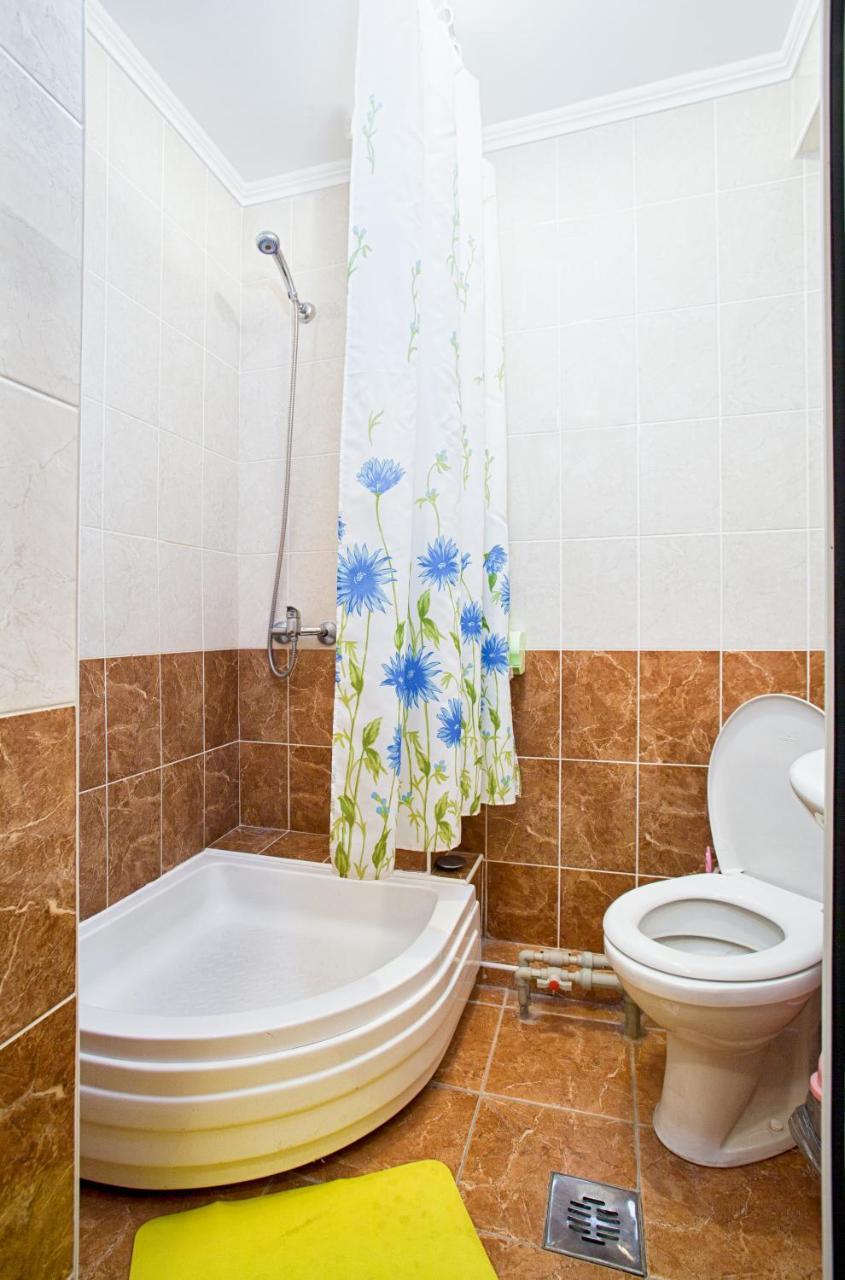 Institutul Muncii Hotel Chişinǎu Buitenkant foto