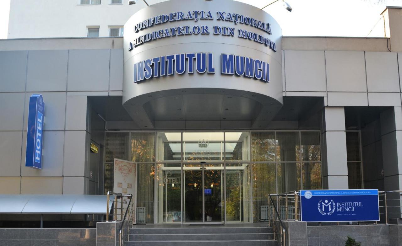 Institutul Muncii Hotel Chişinǎu Buitenkant foto